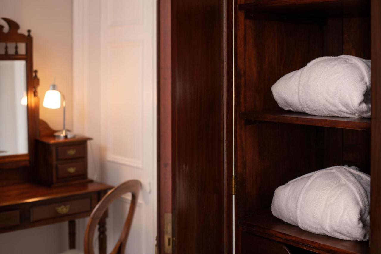 Lys-Na-Greyne Bed & Breakfast อะบอยน์ ภายนอก รูปภาพ