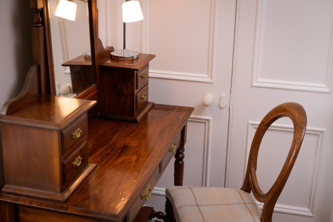 Lys-Na-Greyne Bed & Breakfast อะบอยน์ ภายนอก รูปภาพ