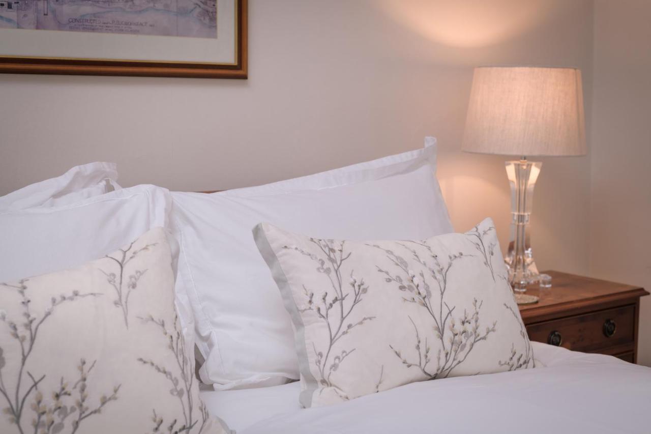 Lys-Na-Greyne Bed & Breakfast อะบอยน์ ภายนอก รูปภาพ