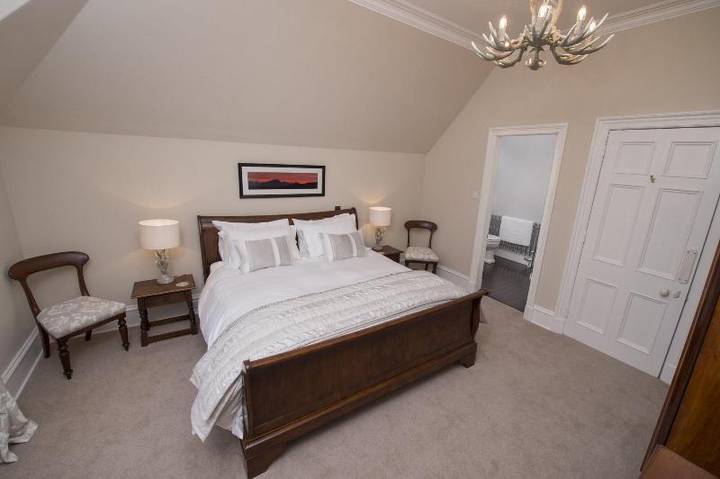 Lys-Na-Greyne Bed & Breakfast อะบอยน์ ภายนอก รูปภาพ