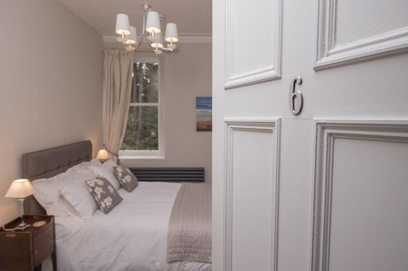 Lys-Na-Greyne Bed & Breakfast อะบอยน์ ภายนอก รูปภาพ